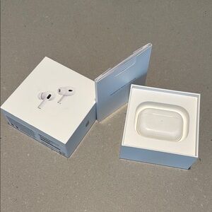 Apple AirPods Pro with Charging Case